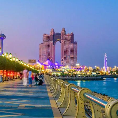 Corniche Street - For Males "Peaceful Bed Space" Abu Dhabi Eksteriør bilde