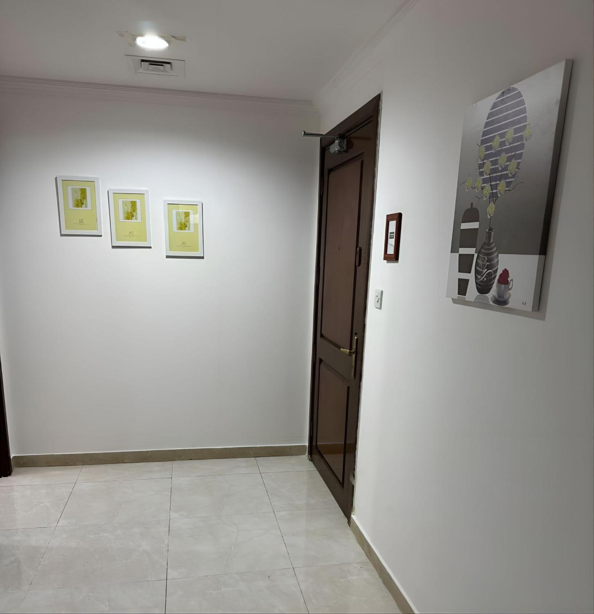 Corniche Street - For Males "Peaceful Bed Space" Abu Dhabi Eksteriør bilde