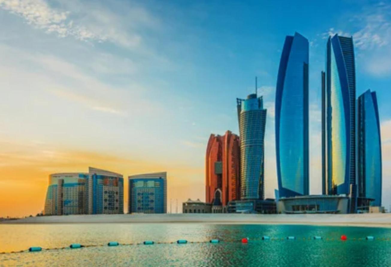 Corniche Street - For Males "Peaceful Bed Space" Abu Dhabi Eksteriør bilde