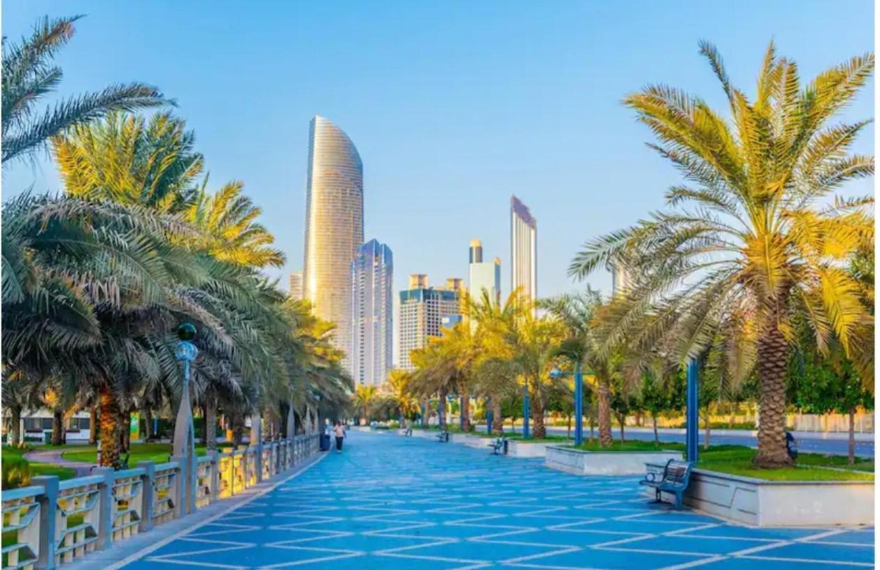 Corniche Street - For Males "Peaceful Bed Space" Abu Dhabi Eksteriør bilde