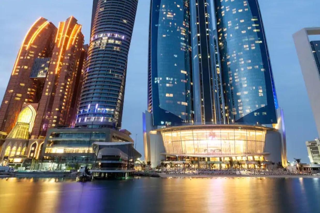 Corniche Street - For Males "Peaceful Bed Space" Abu Dhabi Eksteriør bilde