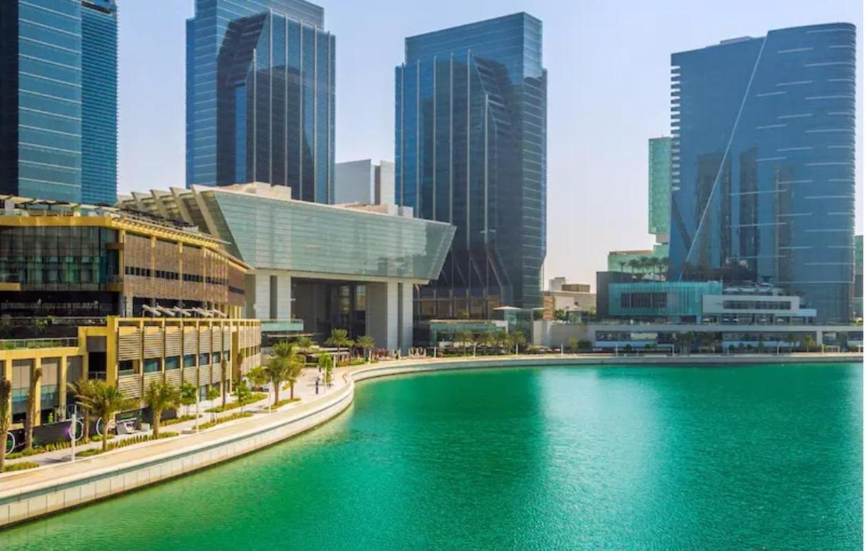 Corniche Street - For Males "Peaceful Bed Space" Abu Dhabi Eksteriør bilde